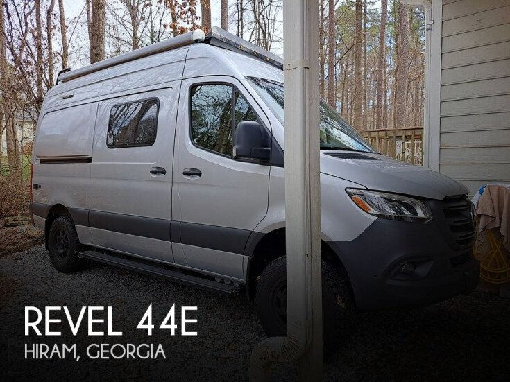 Thumbnail Photo undefined for 2020 Winnebago Revel 44E