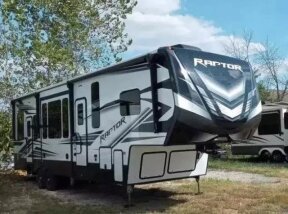 2021 Keystone Raptor 352