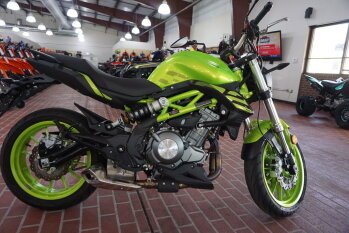 2022 Benelli 302S