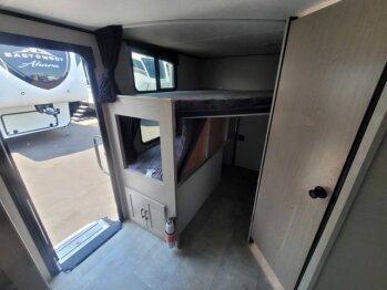New 2022 Coachmen Apex 284BHSS