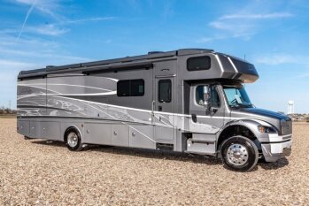2022 Dynamax DX3 37TS