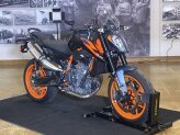 2022 KTM 890