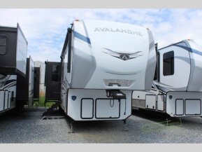 2022 Keystone Avalanche 390DS for sale 300401364