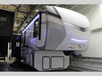 New 2022 Keystone Avalanche 390DS