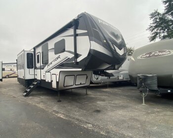 New 2022 Keystone Raptor