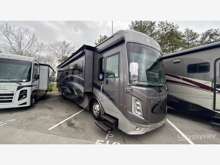 Thumbnail Photo undefined for New 2022 Thor Venetian R40