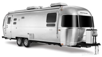 New 2023 Airstream Flying Cloud