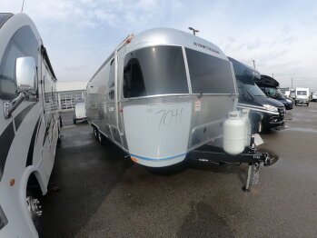 New 2023 Airstream Flying Cloud