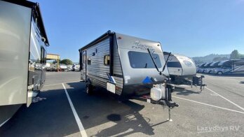 New 2023 Coachmen Catalina 192FQS
