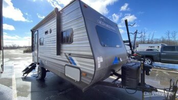 New 2023 Coachmen Catalina 192FQS
