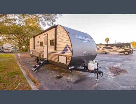 Thumbnail Photo undefined for New 2023 Coachmen Catalina 261BHS