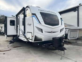 New 2023 Coachmen Freedom Express 326BHDSLE