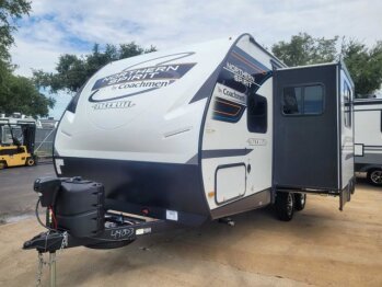 New 2023 Coachmen Spirit