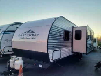 New 2023 East to West Della Terra