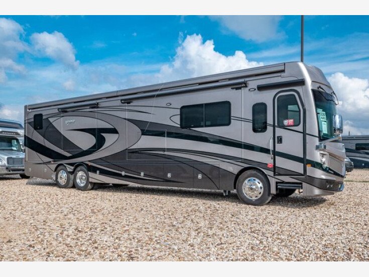 Thumbnail Photo undefined for New 2023 Fleetwood Discovery 44S