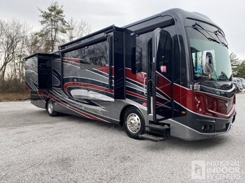 New 2023 Fleetwood Discovery 38K
