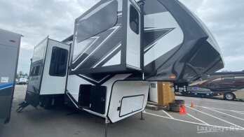 New 2023 Grand Design Momentum