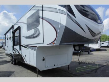 New 2023 Grand Design Solitude