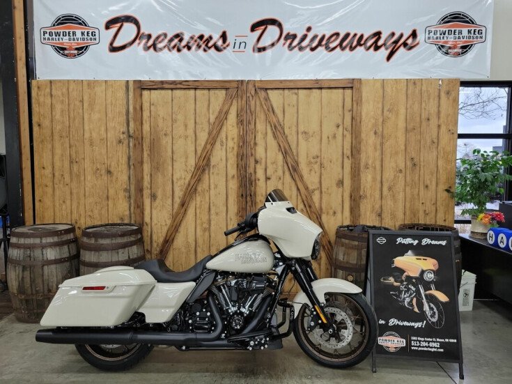 Thumbnail Photo undefined for New 2023 Harley-Davidson Touring Street Glide