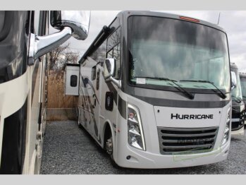 New 2023 Thor Hurricane 35M