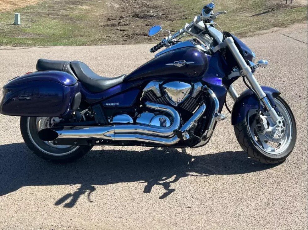 SUZUKI INTRUDER 125 – Power BMW Motorrad