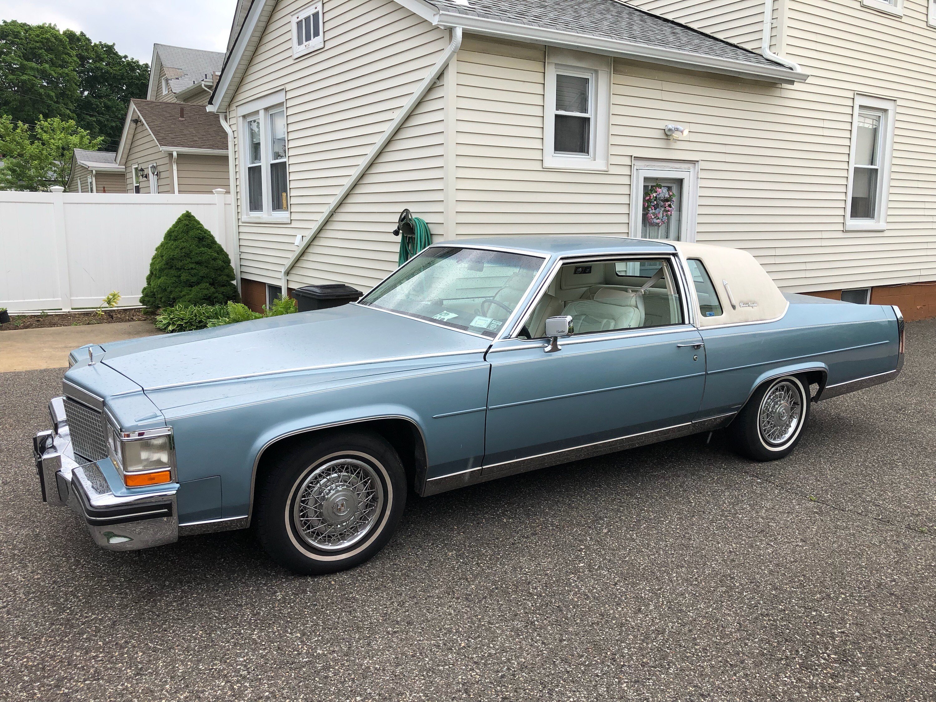 Cadillac fleetwood 1985