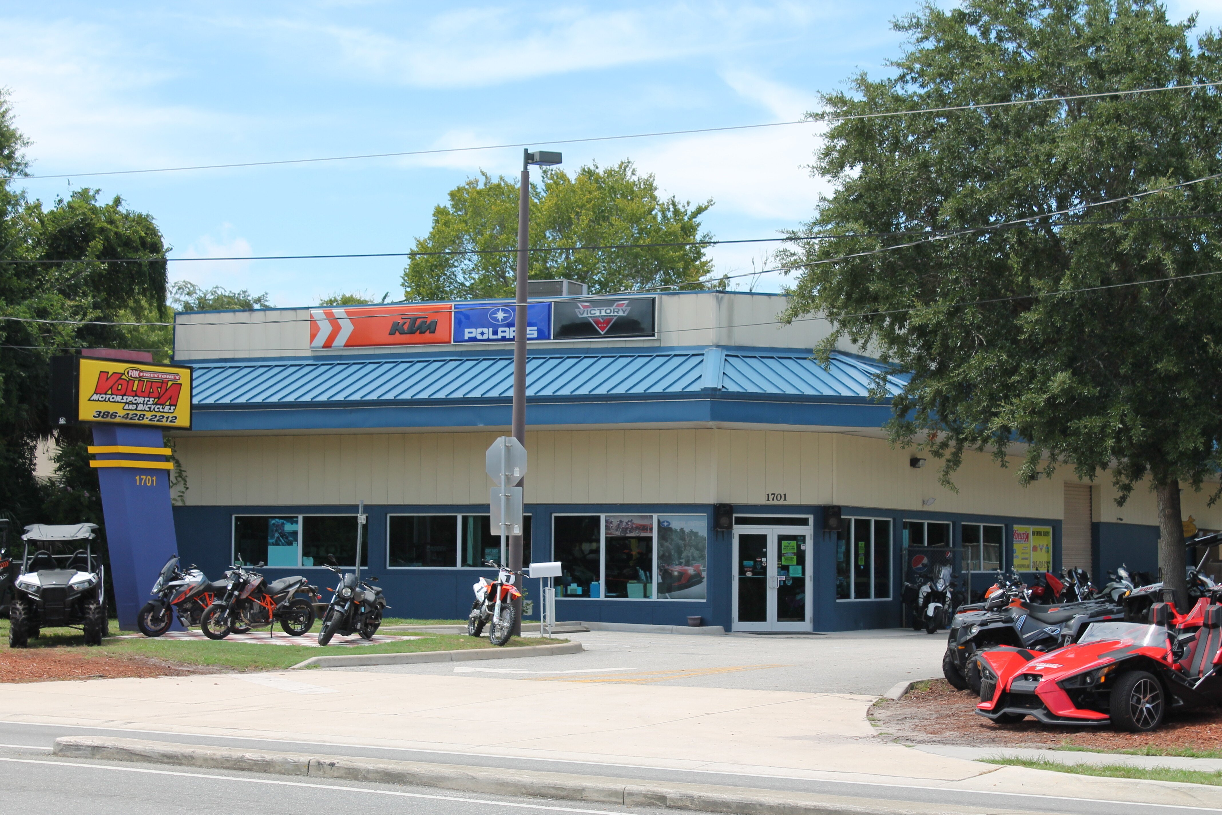 Motorsports dealer store