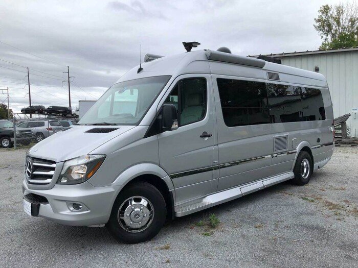 October 29 Public Auto Auction - 2016 Winnebago ERA 70C Motorhome ...