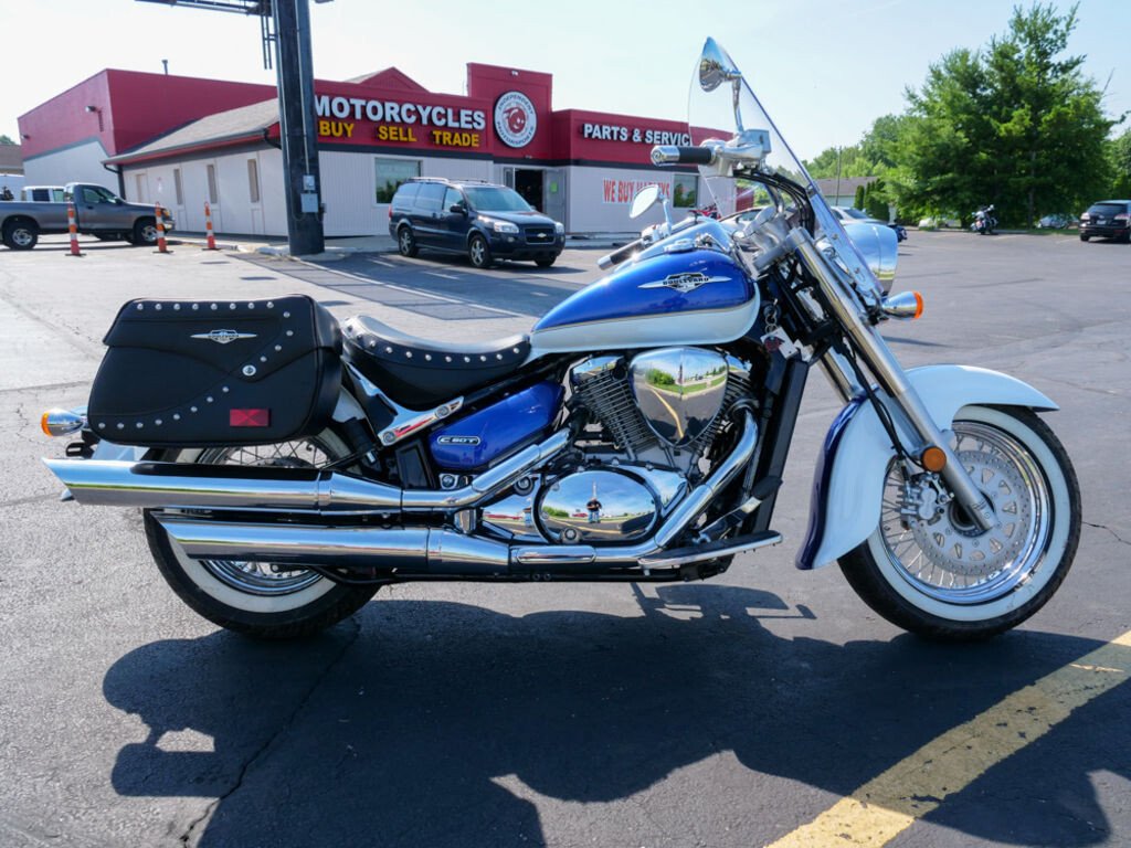 suzuki 800 boulevard