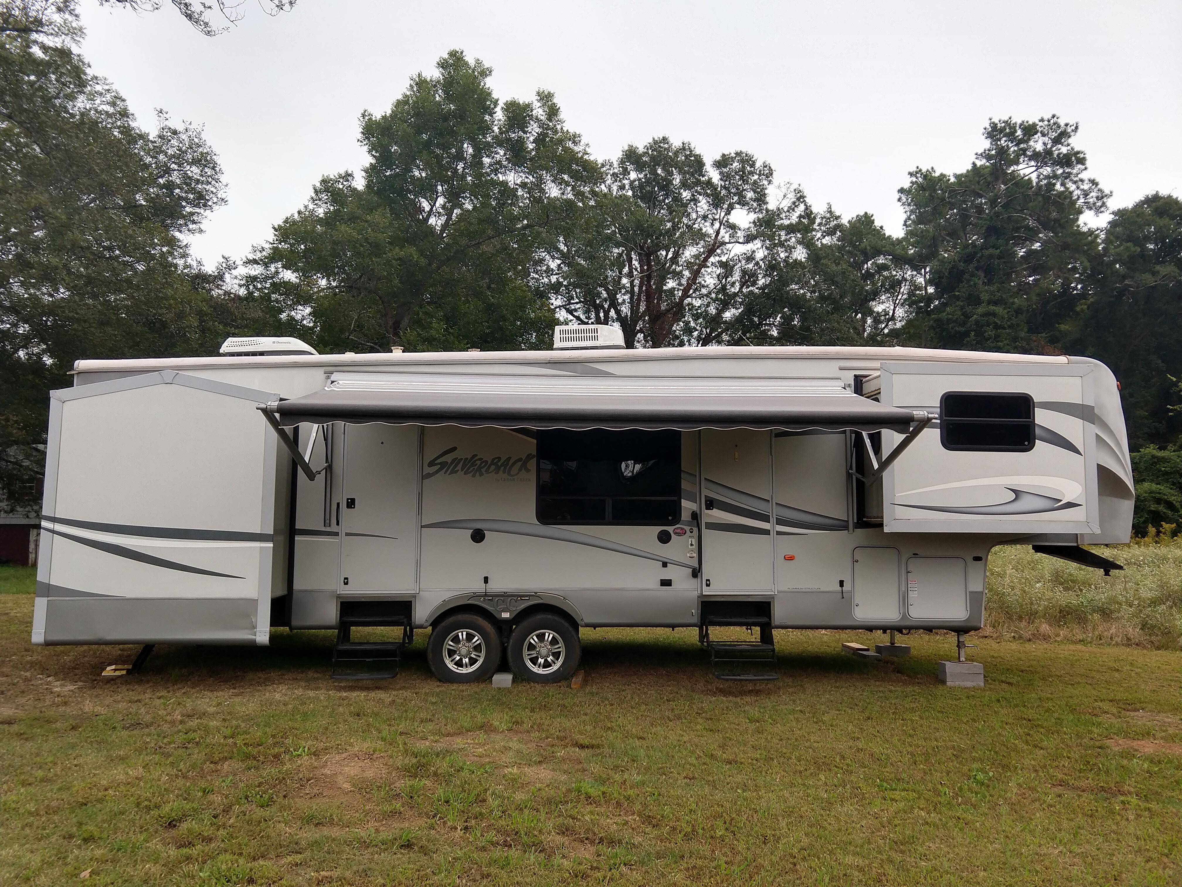 2014 Cedar Creek Silverback for sale near Newnan, 30263 RVs