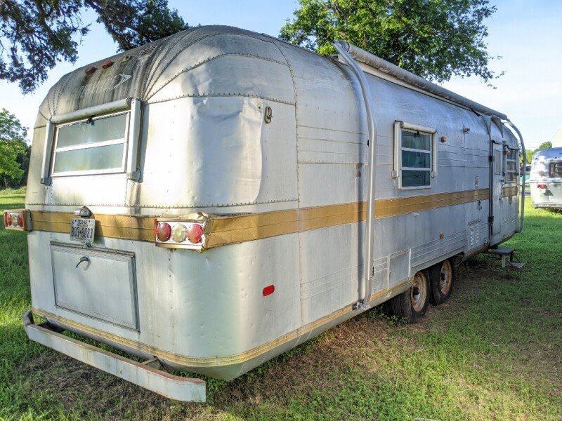 1973 Streamline Imperial 33 Travel Trailer Travel Trailer Floor Plans Travel Trailer Camper Van Conversion Diy